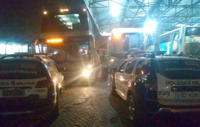 Mulher come coxinha, passa mal e é encontrada morta em ônibus que vinha do Mato Grosso para Rondônia