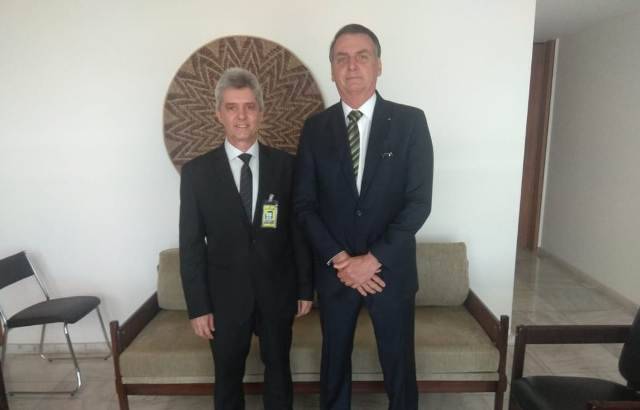 Vilhenense se encontra com Bolsonaro, pede ajuda em comércio com a Bolívia e presidente pode vir a Vilhena