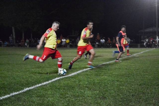 Império Comunicação e AABB lideram seus grupos no Torneio Veterano da Copa Mundo Alcalino de Futebol Society