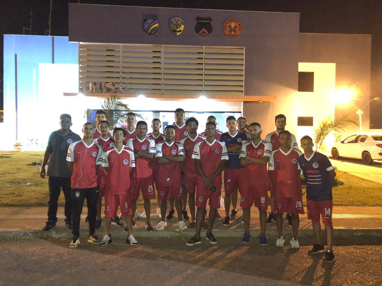 Partida de futebol acaba na polícia em Vilhena; treinador disse que policial militar ameaçou lhe dar um tiro