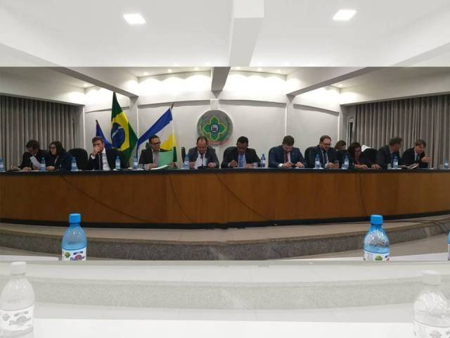 Vilhena: vereadores aprovam R$ 674 mil para iluminação de LED e resultados de exames em plataforma digital