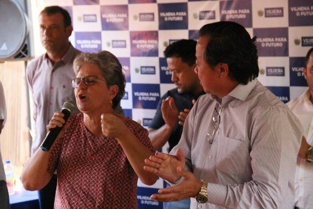 Prefeito e vereadores lançam obra de asfalto com 5,2 km no maior bairro de Vilhena e vice vai às lágrimas
