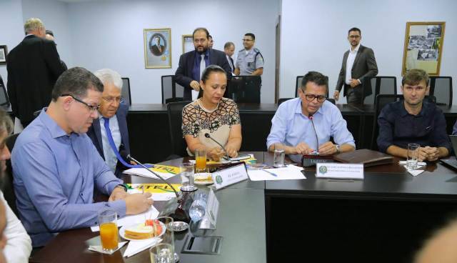 Deputada Rosangela Donadon defende construção de fábrica de implementos agrícolas em Colorado do Oeste