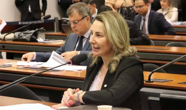 Jaqueline Cassol cobra respostas sobre fechamento da superintendência do Banco do Brasil em Rondônia