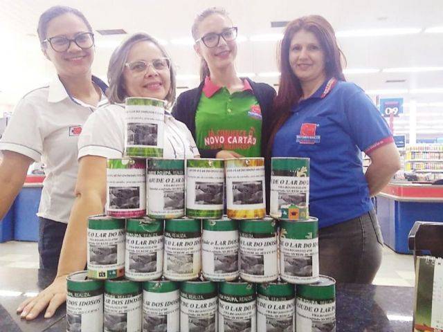Vilhena: Supermercado Pato Branco abre “cofrinhos” e passa valor arrecadado para Lar dos Idosos