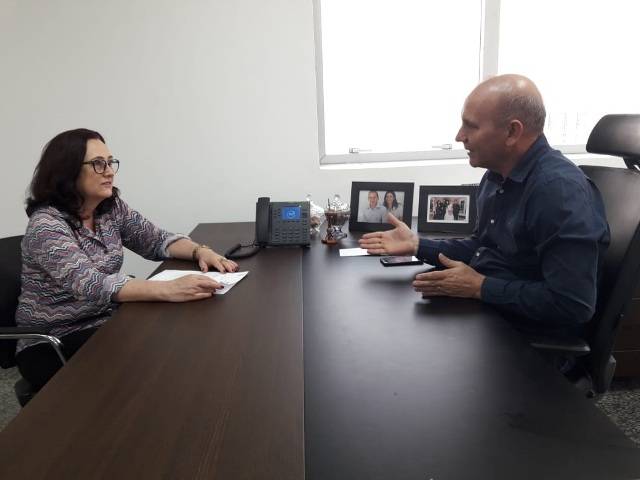 Deputado Ezequiel Neiva recebe prefeita de Cerejeiras para tratar de investimentos no município