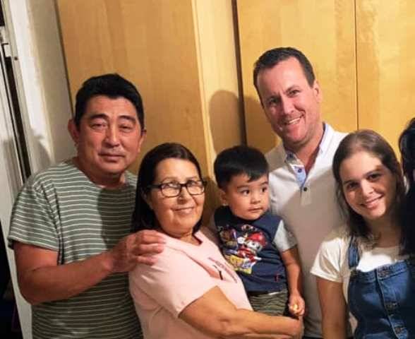 Visitando marido em Londres, ex primeira-dama de Cabixi nega interesse de ex-prefeito em voltar à política