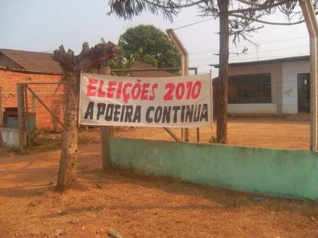 MORADORES CONTINUAM COBRANDO, MAS ASFALTO SÓ SAI APÓS AS ELEIÇÕES