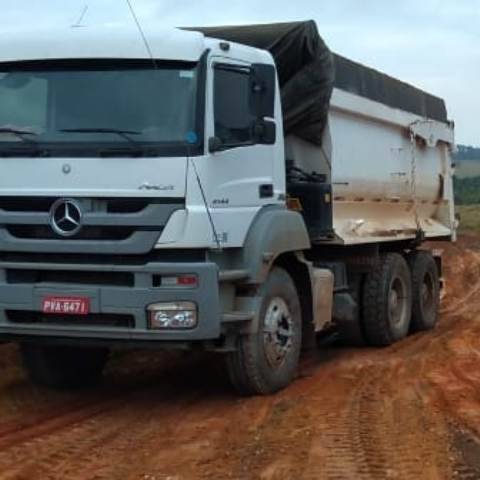 Homens armados invadem fazenda em Vilhena e mantém casal e crianças reféns; menina de 12 anos foi baleada