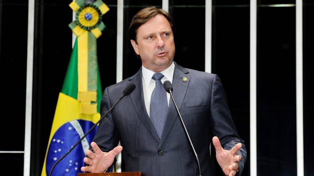Procuradora Raquel Dodge pede que senador de Rondônia volte para a cadeia se não pagar multa de R$ 2 milhões