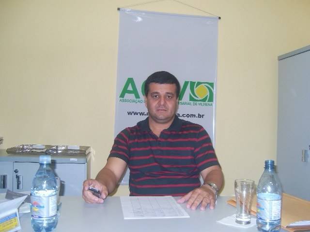 ACIV ORIENTA COMERCIANTES VILHENENSES SOBRE TRABALHO NO FERIADO