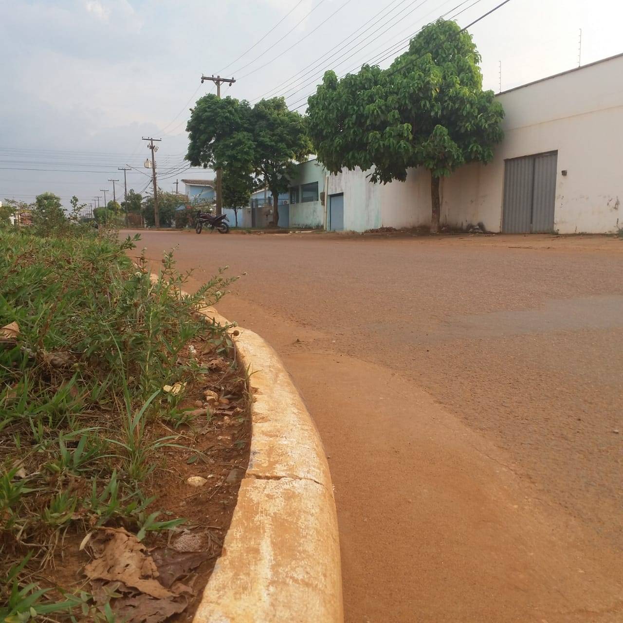 Vilhena: enquanto pais trabalhavam em jardim, bebê de apenas 10 meses engatinha até a piscina e morre afogado