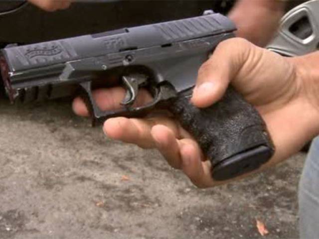 Depois de assaltar idoso e jornalista usando arma de brinquedo, ladrão é preso e surrado por populares em Vilhena