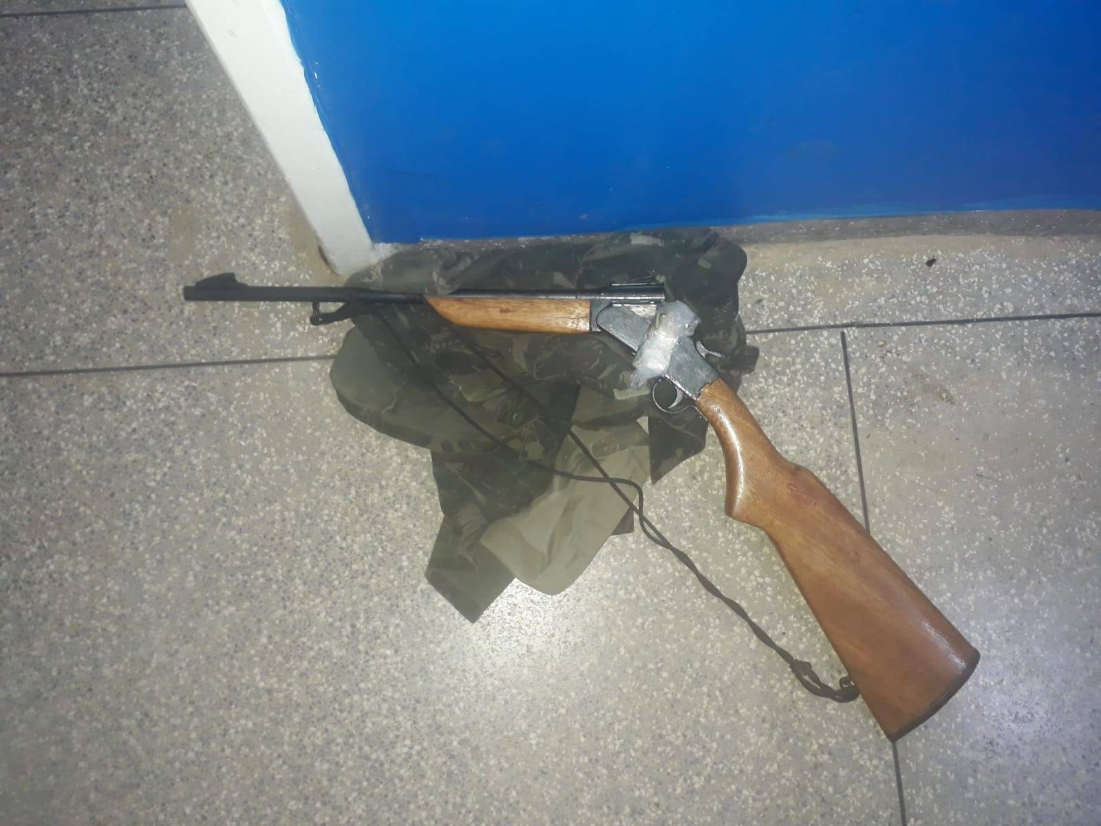 Homem é preso com arma de fogo na área rural de Vilhena e assume que iria matar desafeto