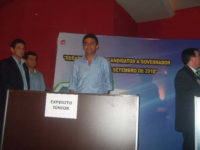 DEBATE DE CANDIDATOS NA ACIV: ORGANIZAÇÃO PERFEITA, PÚBLICO DECEPCIONANTE