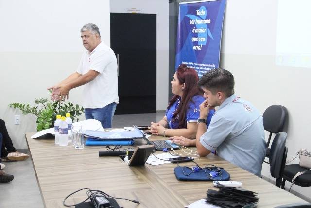 Contratados pela prefeitura, detentos trabalhando e estudando vão economizar 70% de seus gastos em Vilhena