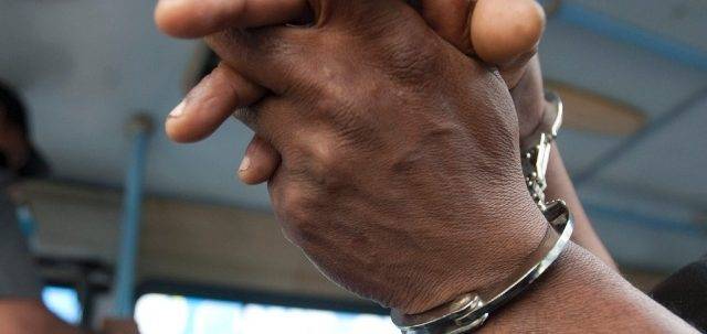 No centro da cidade, frentista bêbado de 30 anos ameaça matar ex-sogra que se recusou a lhe entregar a filha