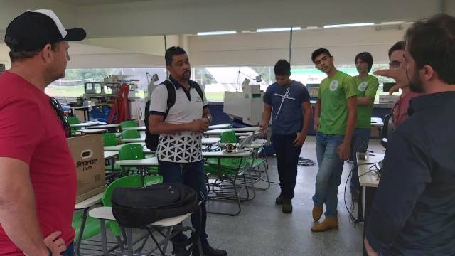 Em palestra, alunos do IFRO conhecem métodos de reciclagem de metal usados em indústria vilhenense