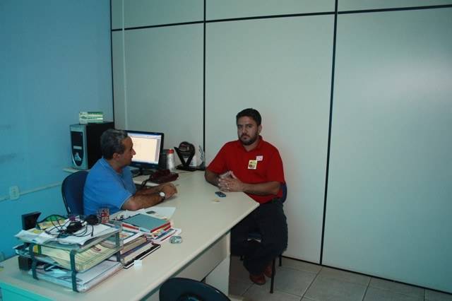 CANDIDATO A DEPUTADO, EDITOR DE SITE DA CAPITAL VISITA FOLHA DO SUL ON LINE