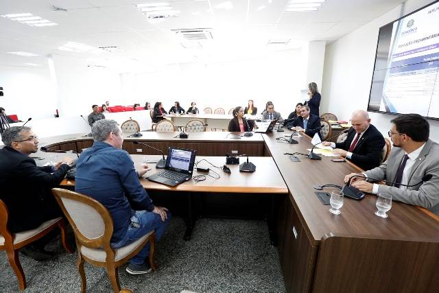 Durante Audiência Pública na Comissão de Finanças da ALE, Sefin destaca equilíbrio nas contas públicas
