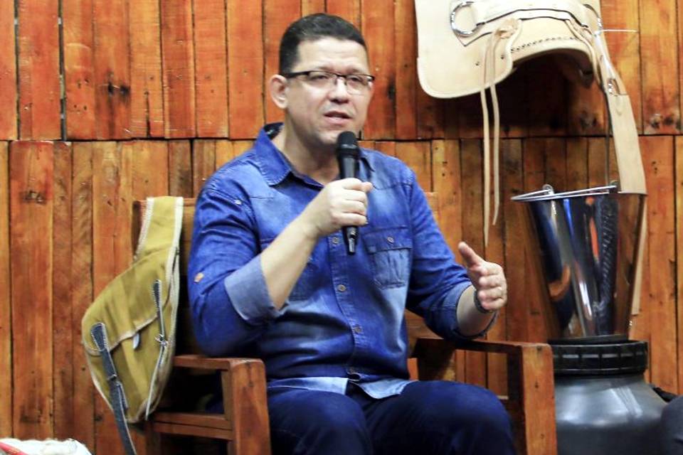 VÍDEO: governador revela que sua conta de luz passou de R$ 300 para R$ 1.600 e que não há o que fazer contra a Energisa