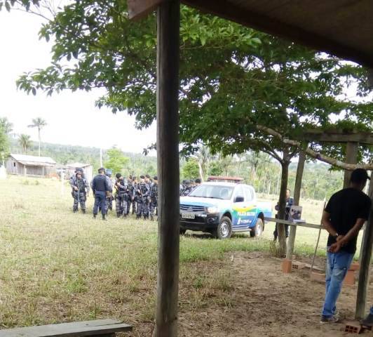 VÍDEO: polícia cumpre determinação judicial e desocupa fazenda; famílias procuram Defensoria e denunciam presença de “jagunços”