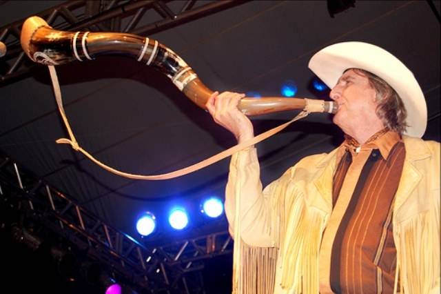 CANTOR SÉRGIO REIS FARÁ SHOW EM VILHENA NESTE SÁBADO; ENTRADA FRANCA