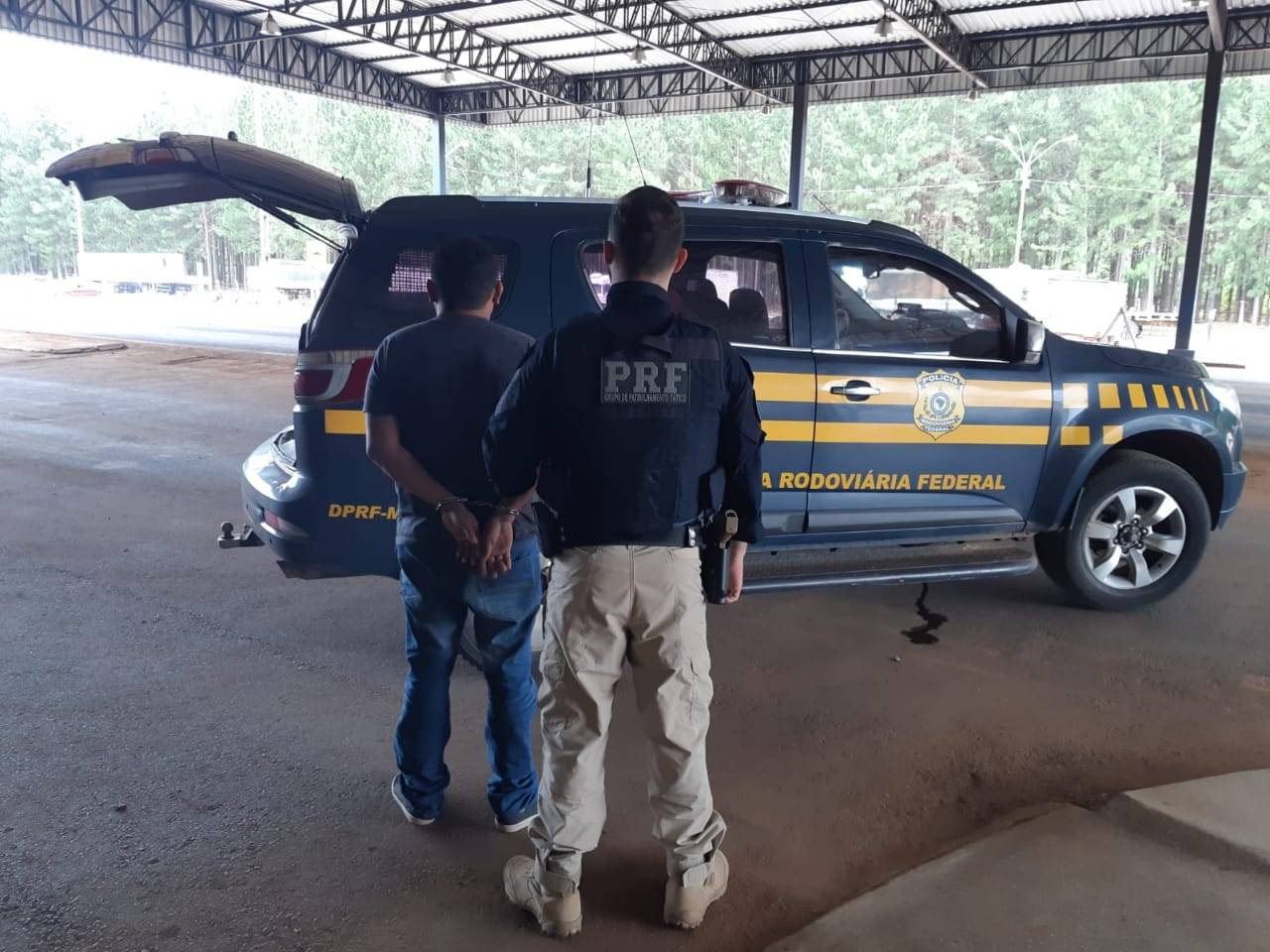 Morador de Roraima é preso pela PRF em Vilhena transportando 2,3 kg de maconha; droga seria entregue na rodoviária de Cuiabá