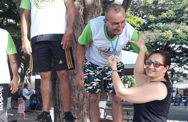 Aos 56 anos, comerciante de Cerejeiras se prepara realizar sonho: participar da Corrida de São Silvestre
