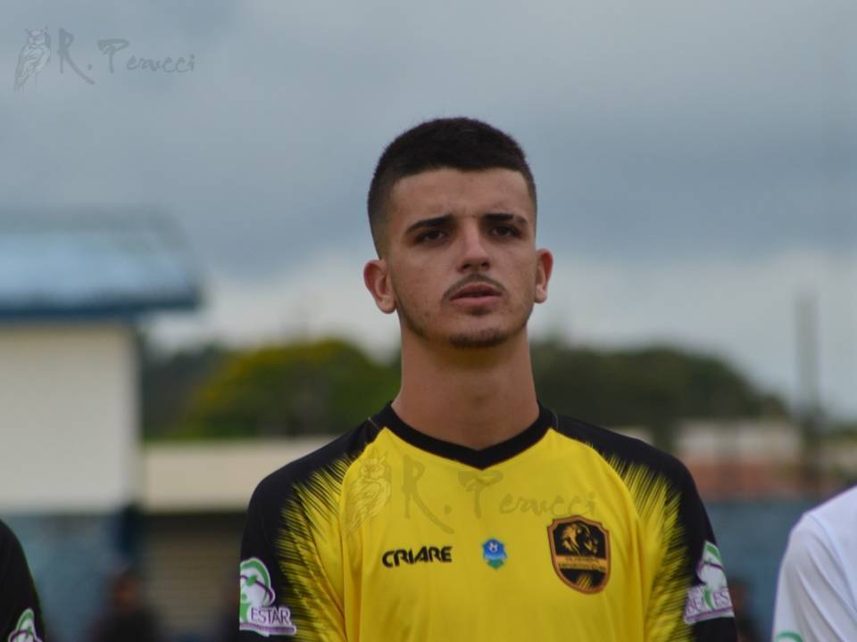 Vilhenense renova com o jovem zagueiro Vinícius Bertozzi