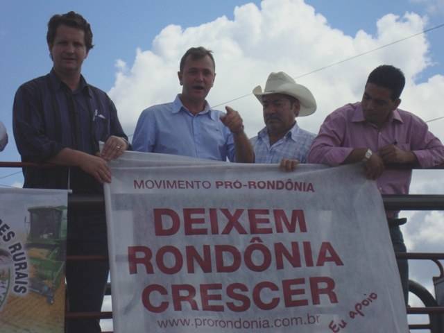 MANIFESTO PRÓ-RONDÔNIA FECHA BR-364 EM APOIO A CASSOL