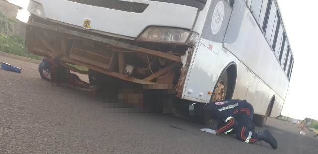 Jovem vilhenense de 23 anos atinge ônibus com moto e morre na hora em rodovia do Mato Grosso