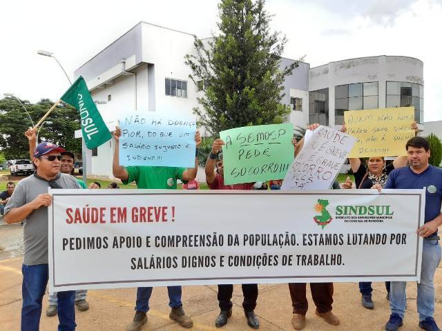 Por causa da greve de servidores municipais, três mulheres não conseguem vacinas em postinhos e acionam a polícia