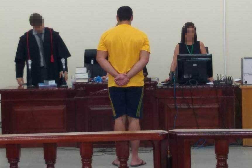 Homem que matou “amigo” com 13 facadas é condenado a 13 anos de prisão; menor de idade testemunhou o crime