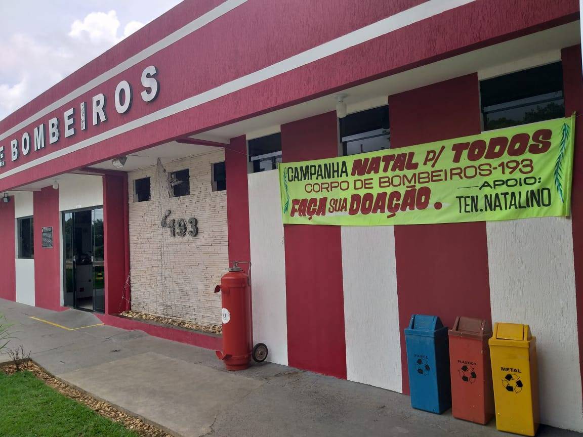 Crianças mandam cartinhas para Papai Noel através do Corpo de Bombeiros, e material escolar lidera pedidos