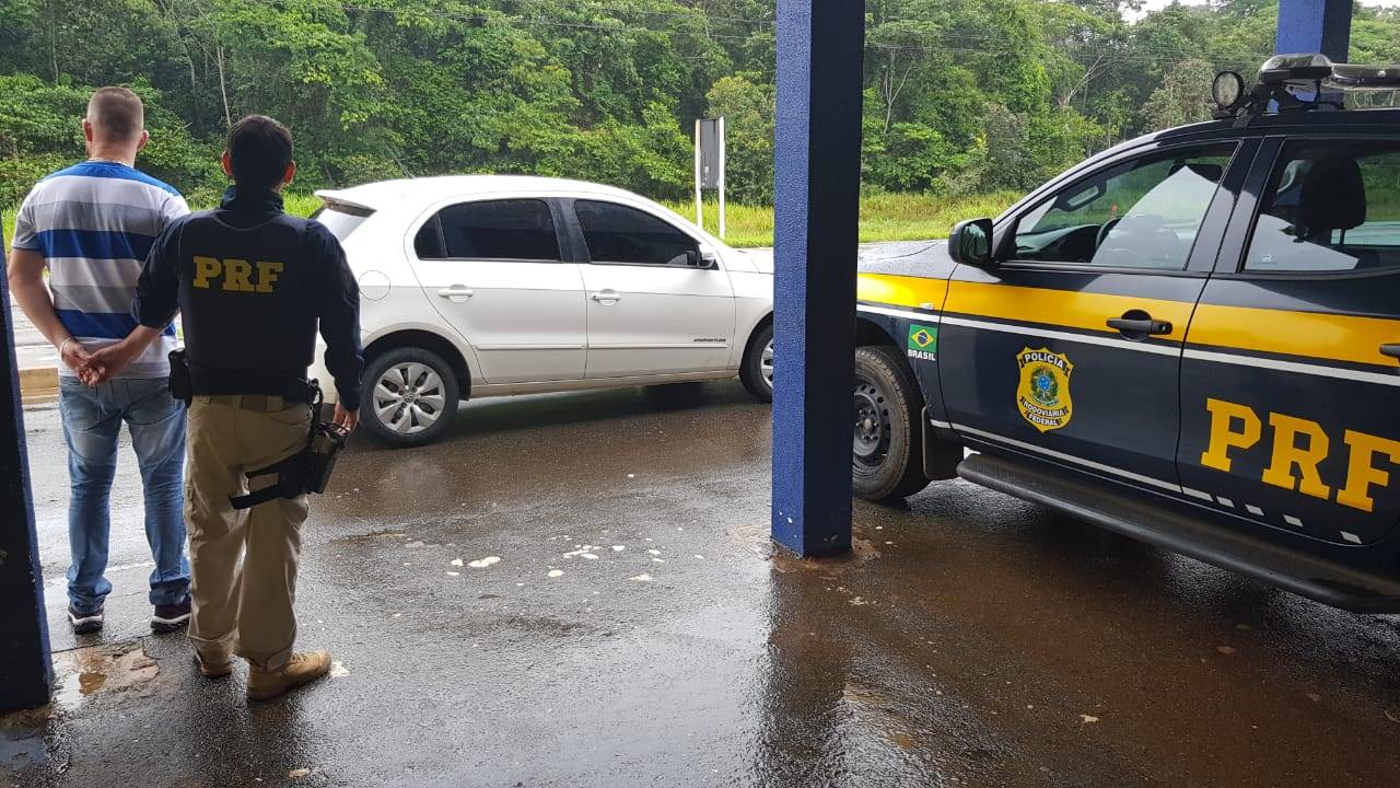 Após apresentar documento falso, homem é preso ao tentar entrar em Vilhena com carro clonado