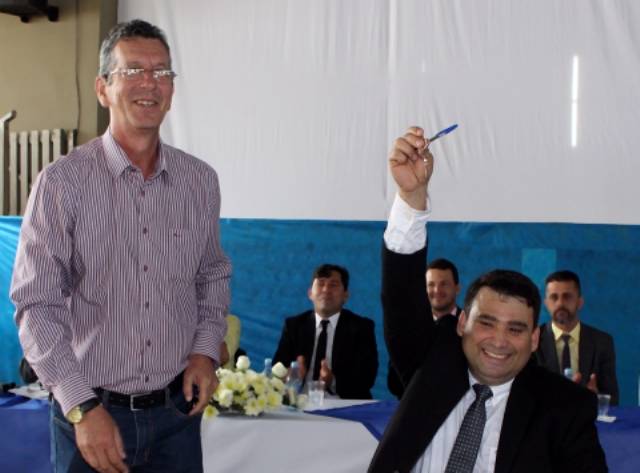 Vice assume lugar de prefeito afastado pela justiça em cidade vizinha e divulga áudio no WhatsApp detonando gestão