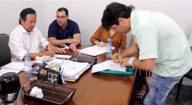 Servidores encerram greve após prefeito propor PCCS alternativo: “depois de tantos anos de luta de vocês, agora vai”