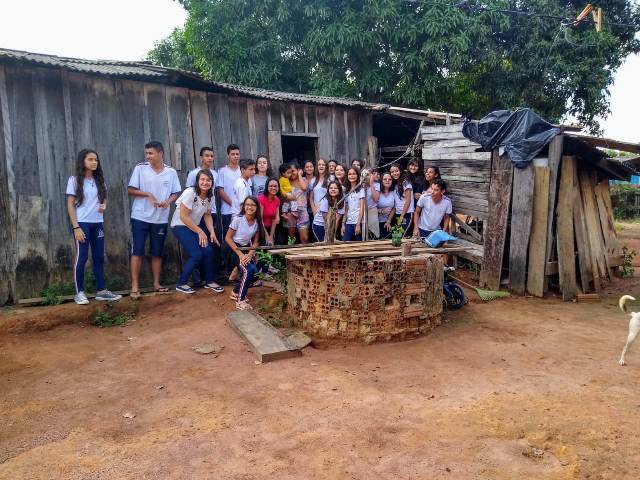 Em ação solidária, escola particular coloca alunos em contato com realidade de famílias de baixa renda em Cerejeiras