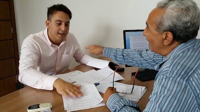Secretário de Planejamento mostra números e dispara contra vereadores da oposição: “hipocrisia e politicagem barata”