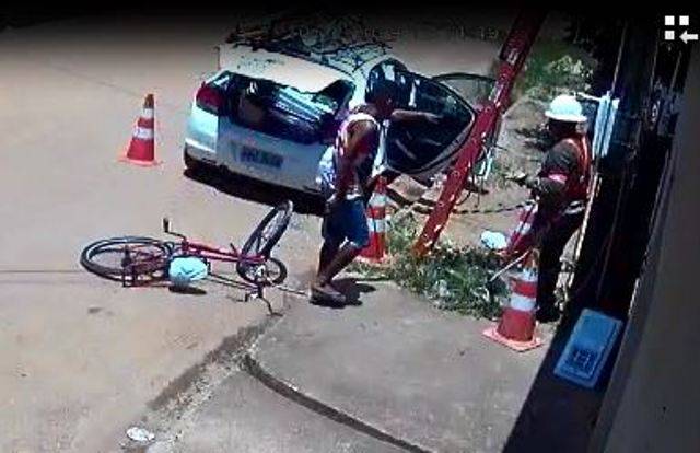 ASSISTA: vídeo que mostra ladrões assaltando equipe da Energisa em Rondônia viraliza em grupos no WhatsApp