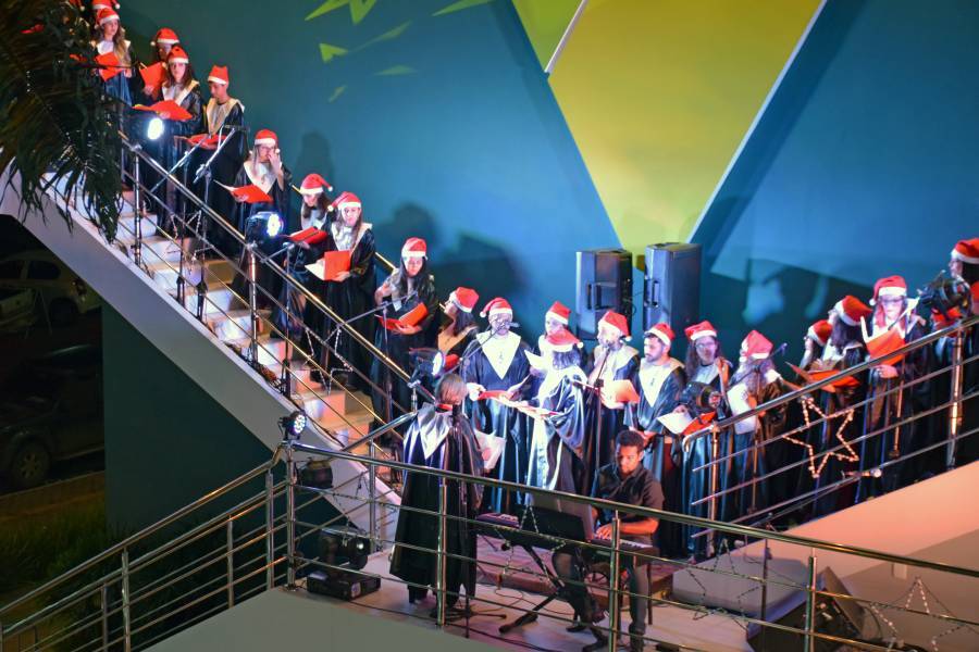 Cantata de Natal Sicoob Credisul acontece nesta quinta, sexta e sábado, com neve e chegada do Papai Noel