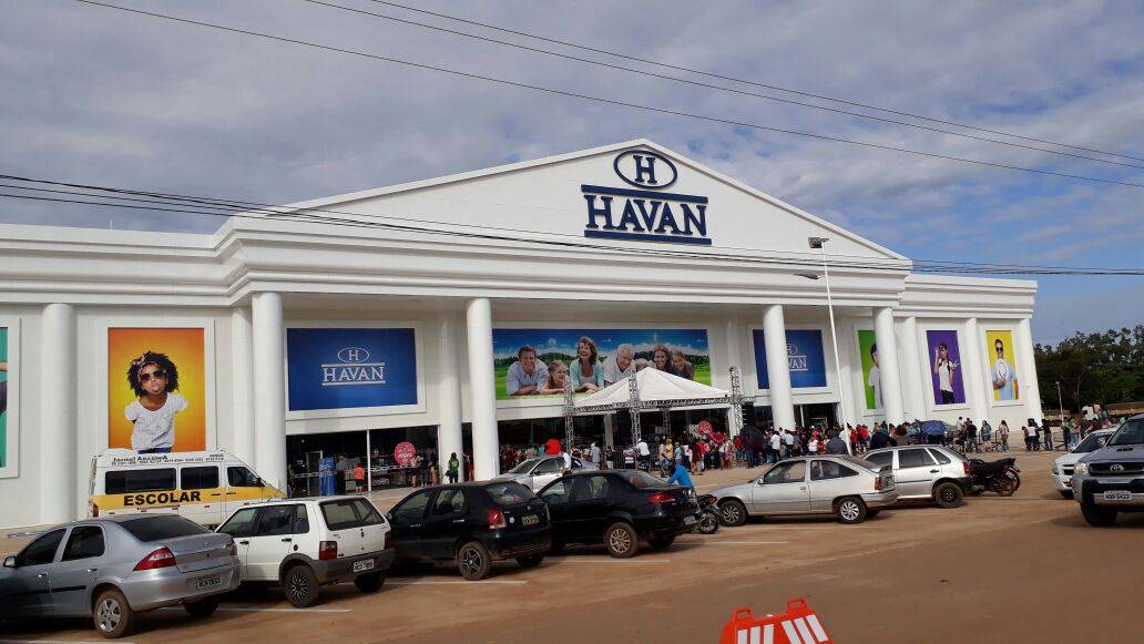 Gerente aciona a polícia, após câmeras mostrarem funcionários furtando mercadorias da Havan, em Vilhena