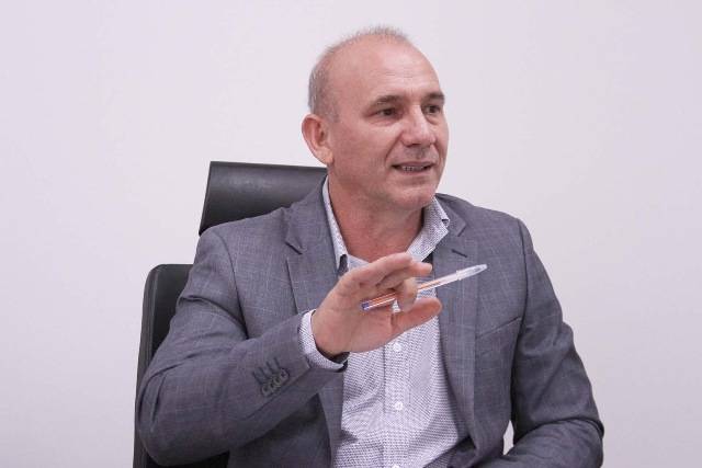 Deputado Ezequiel Neiva confirma recurso para construção de parques infantis na cidade de Cerejeiras