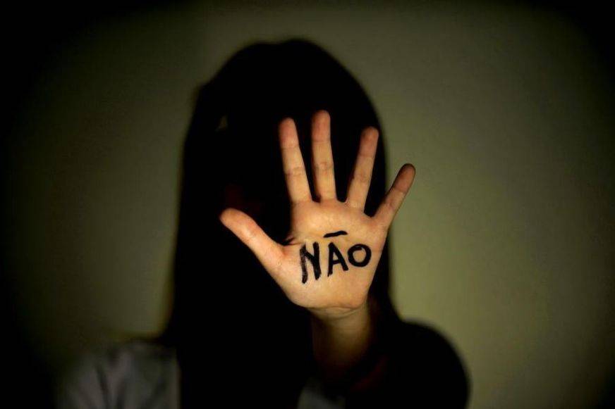 OPINIÃO: “por que não coloca o nome e a foto?”; a obsessão dos leitores e o limite da lei em casos de abuso sexual