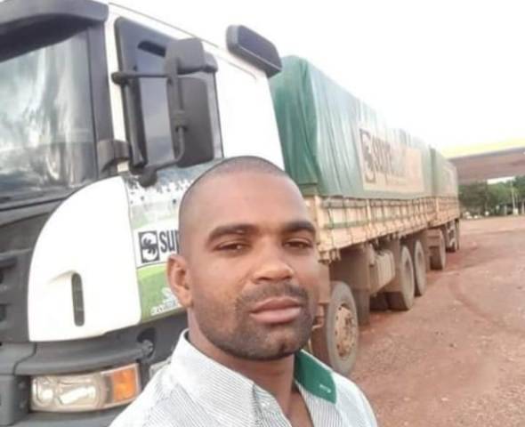 Motorista morre junto com esposa e filha no choque entre ônibus e carreta; irmão revela que tragédia pode ser maior