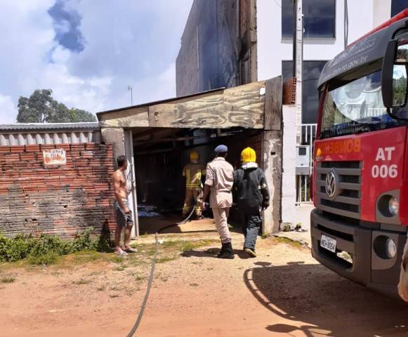 Incêndio destrói parcialmente residência em Vilhena; servidora pública acusa ex-esposa inconformada