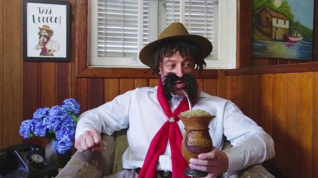 VÍDEO: comediante que faz sucesso com “humor bagual” nas redes sociais se apresenta em Cerejeiras no sábado, 11