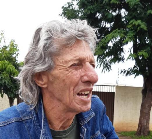 Filho de português, moçambicano chama a atenção em Vilhena por semelhança com treinador pop star do Flamengo