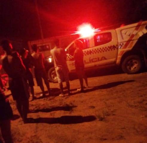 IMAGENS IMPACTANTES: chacina cometida a tiros e facadas deixa três mortos e dois baleados em cidade do Mato Grosso